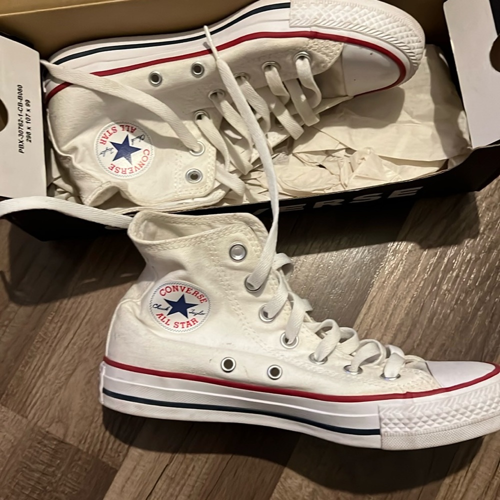 Converse shoe